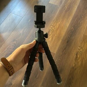 Small phone tripod